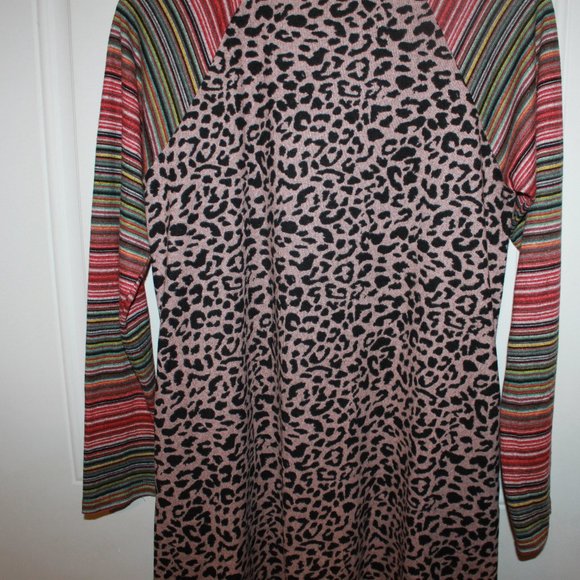 Limited Time Sale: Soft Knit Leopard Long Sleeve Arm Striped Dress Size Small - Picture 6 of 10